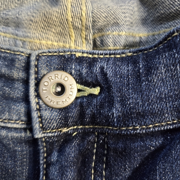 Torrid Women's Jeans Boyfriend Straight Leg Distressed Stretch size 16S - Picture 7 of 12